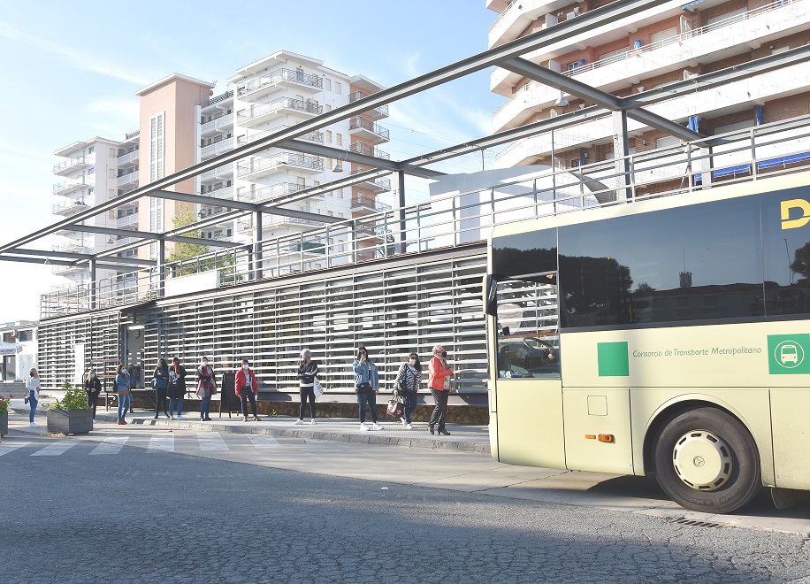 Ayuntamiento de Punta Umbría y vecinos de El Portil se reúnen con el Consorcio de Transportes para que aumente la conexión entre ambos núcleos