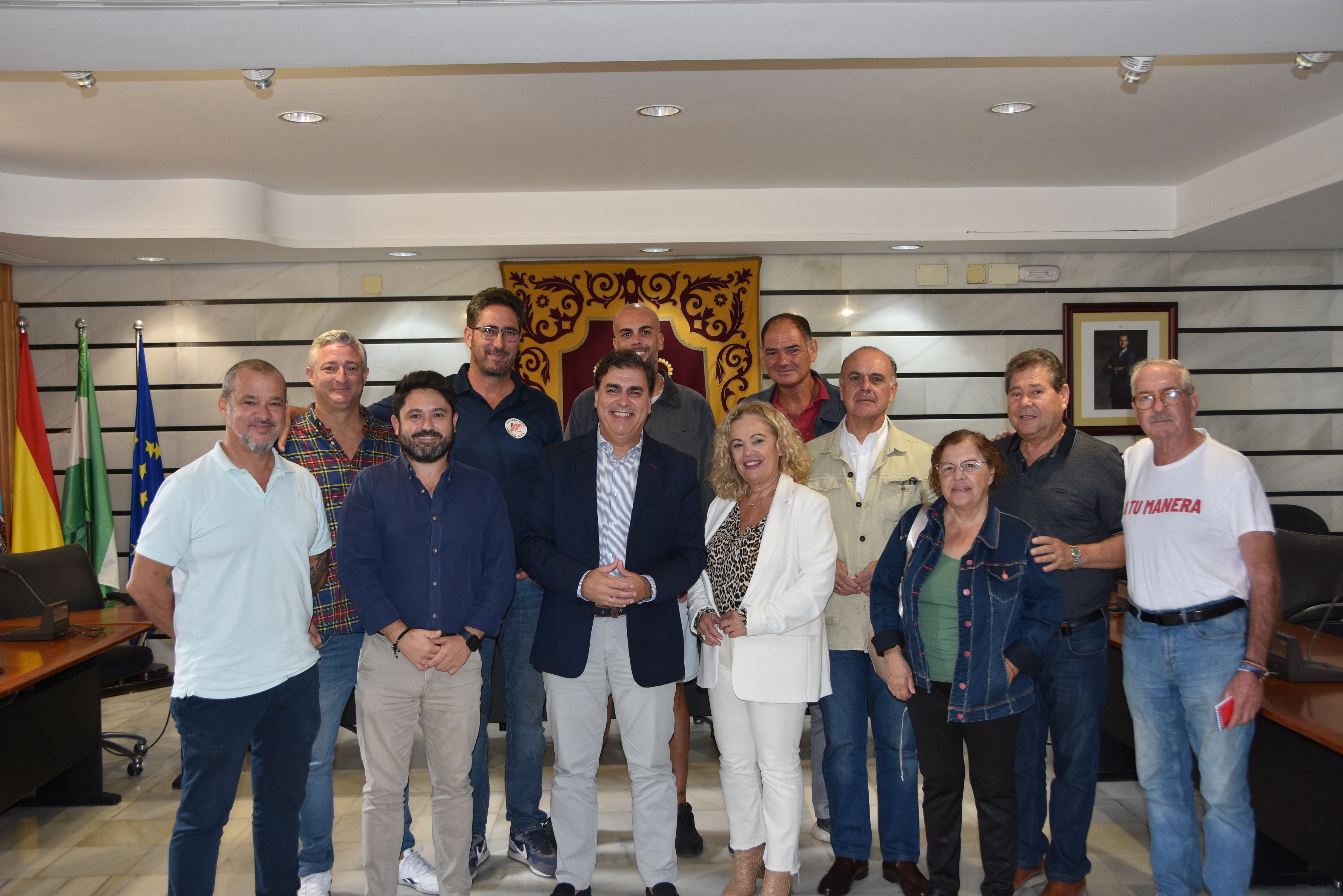 El alcalde mantiene una reunión con la Asociación de Concesionarios de Chiringuitos de Punta Umbría