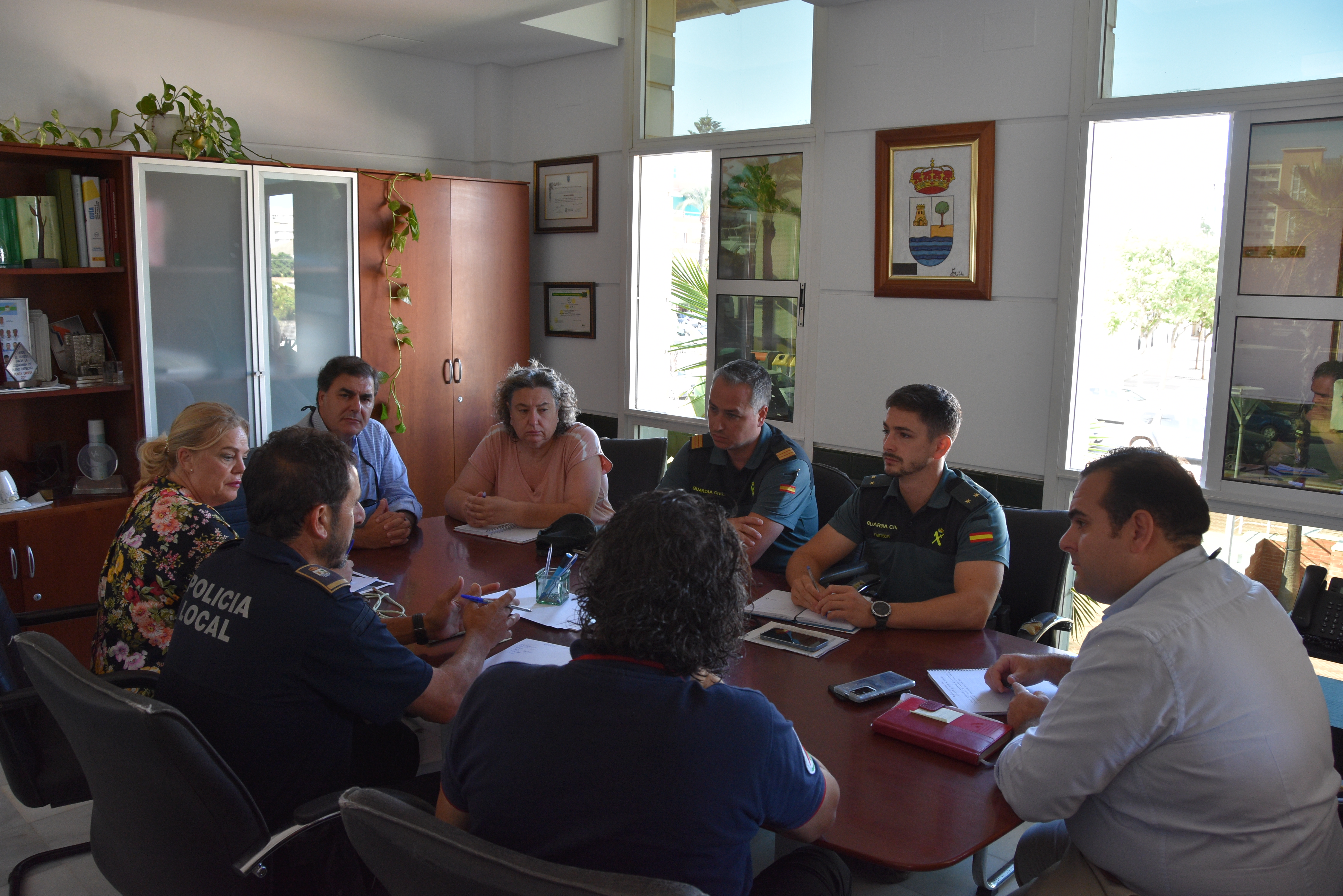 El Ayuntamiento de Punta Umbría se reúne con los cuerpos de seguridad para ultimar los detalles del Plan de Actuación de la Feria del Carmen y Punta de Estrellas