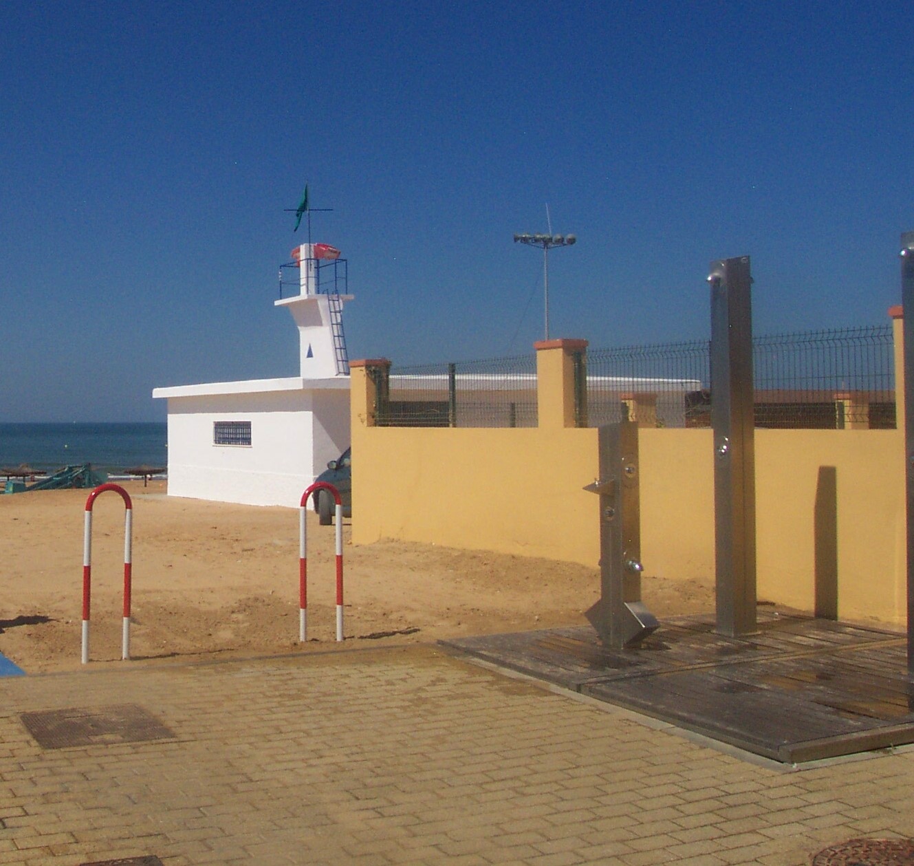 El Ayuntamiento de Punta Umbría corta el suministro de agua en las duchas de la playa a partir de hoy