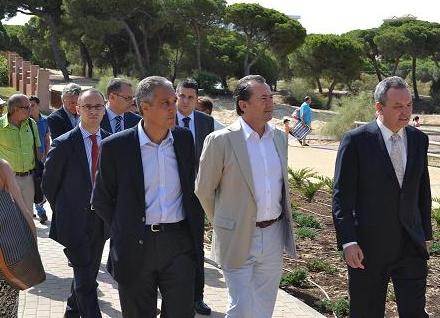El alcalde de Punta Umbría inaugura la primera fase del Parque Público 'Los Enebros'