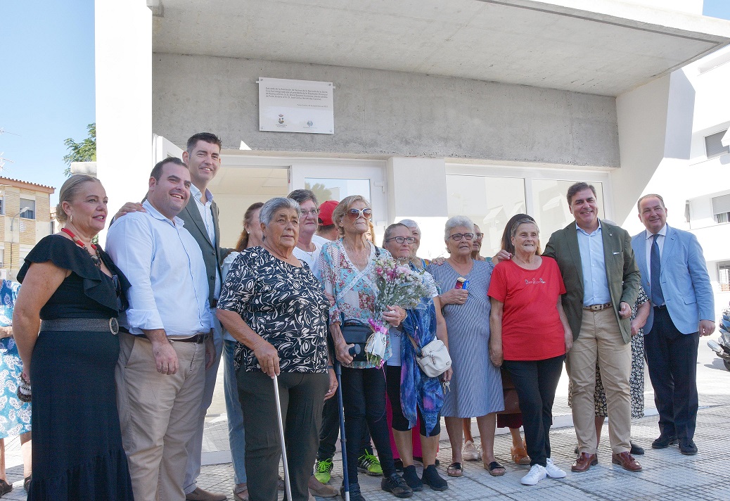Diputación y Ayuntamiento inauguran la nueva sede vecinal de la Barriada de la Santa Cruz de Punta Umbría